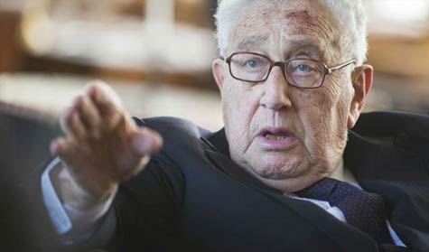 كيسنجر: رحيل الأسد عن السلطة سيؤدي إلى الفوضى