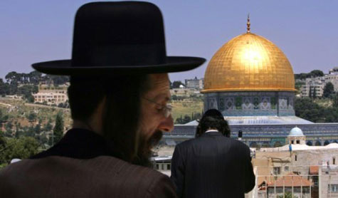 مستوطنون يدنسون المسجد الأقصى مجدداً 
