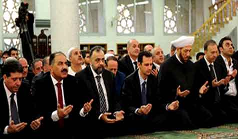 الأسد يؤدي صلاة العيد في دمشق
