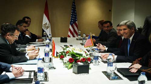 كيري يؤكد مواصلة بلاده التعاون مع الحكومة المصرية 
