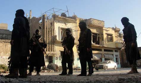 الرقة تتشح بالأسود.. &rsquo;داعش&rsquo; تبطش بالأهالي