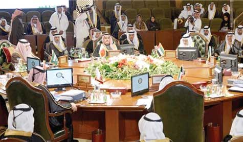 قمة الكويت تنهي يومها الأول