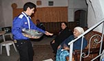 
زيارة معايدة من حزب الله لأهالي الحارة القديمة في صور