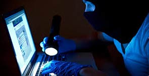 كيف تتجسس وكالة الاستخبارات الأمريكية على العالم