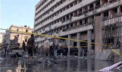 مصر.. عشرات القتلى والجرحى في تفجيرات هزت البلاد  