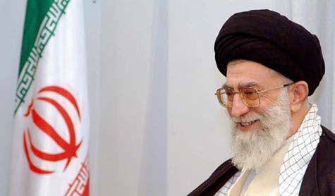 الإمام الخامنئي يؤكد ضرورة العمل بالاقتصاد المقاوم