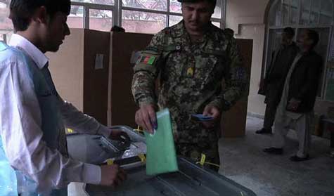 أفغانستان.. إقبال لافت رغم تهديدات &rsquo;طالبان&rsquo;