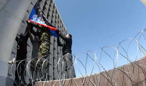 رئيس أوكرانيا يوعز البدء بعملية أمنية شرقي البلاد


