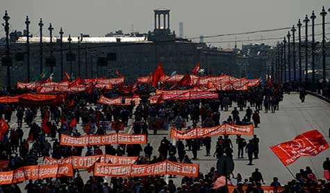 عمال العالم يذكرون بحقوقهم في عيدهم 