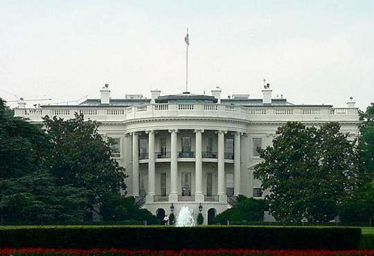 حالة &rsquo;هلع&rsquo; في البيت الأبيض بعد الإشتباه بسيارة