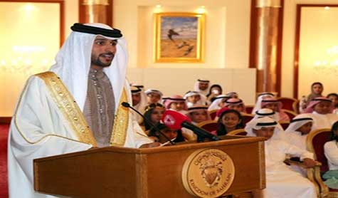 بريطانيا تحاكم أميراً بحرينياً