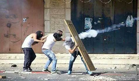 مواجهات بين الفلسطينيين والاحتلال في مخيم شعفاط 
