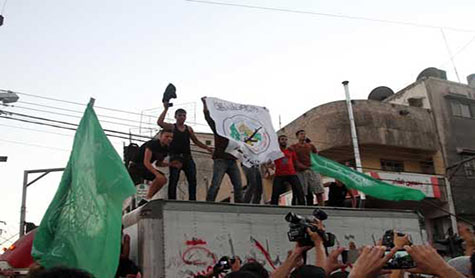 إرتدادات الهزيمة تضرب كيان العدو وتهدد حكومته