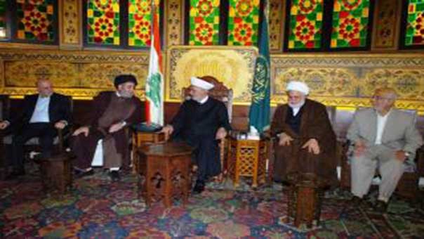 السيد ابراهيم أمين السيد يهنّئ المفتي دريان باسم سماحة السيد نصر الله