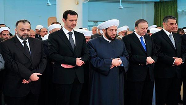 الرئيس السوري بشار الاسد يشارك بصلاة عيد الاضحى في جامع النعمان بدمشق
