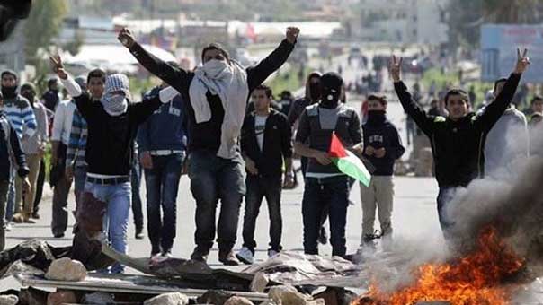 غزة تنتفض دفاعا عن المسجد الأقصى ومواجهات عنيفة في القدس المحتلة