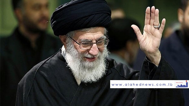 الإمام الخامنئي يقيم مجلسا عاشورائيا في حسينية الامام الخميني بطهران