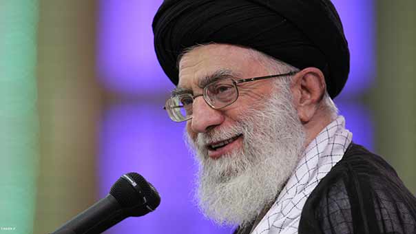 الامام الخامنئي يدعو لرفع جاهزية القوات الايرانية المسلحة