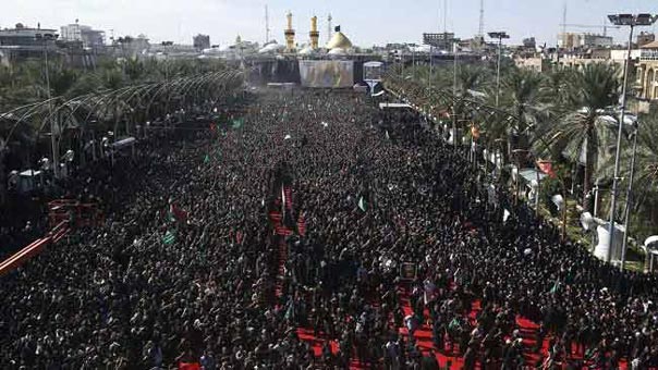 يا حسين نداء ملايين الزوار الذين احتشدوا في كربلاء لاحياء أربعينية الحسين &rsquo;ع&rsquo;