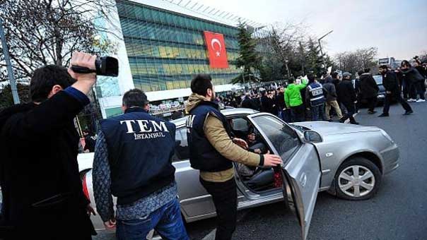 أردوغان يقتص من معارضيه: اعتقال رئيس تحرير صحيفة مقربة من &rsquo;غولن&rsquo;