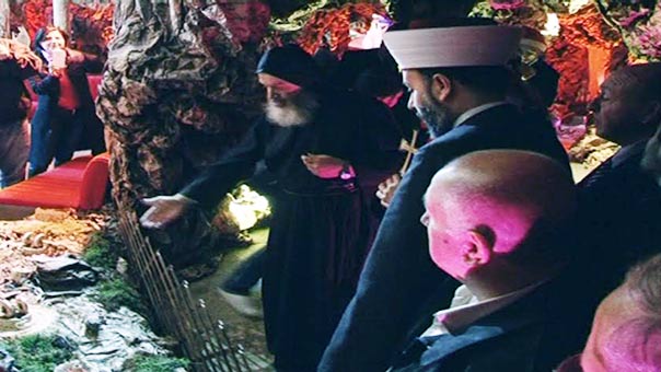 افتتاح مغارة الميلاد في بعلبك بحضور رجال دين مسلمين ومسيحيين 