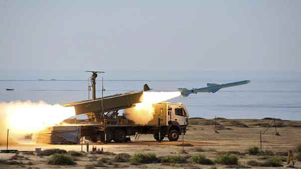 ايران تجري مناورة عسكرية ضخمة بمشاركة الجيش والحرس وسلاحي الجو والبحرية