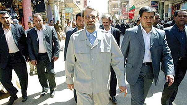 بعد سوريا ولبنان..لاريجاني وصل العراق ويزور المراقد المقدسة وببحث مع المسؤولين مكافحة الارهاب 