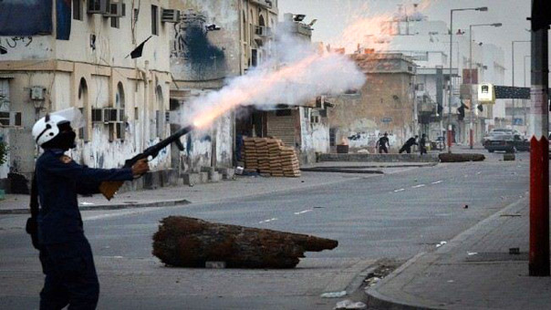 بالغاز السام .. قتلوا عبد العزيز السعيد وقمعوا تشييعه  
