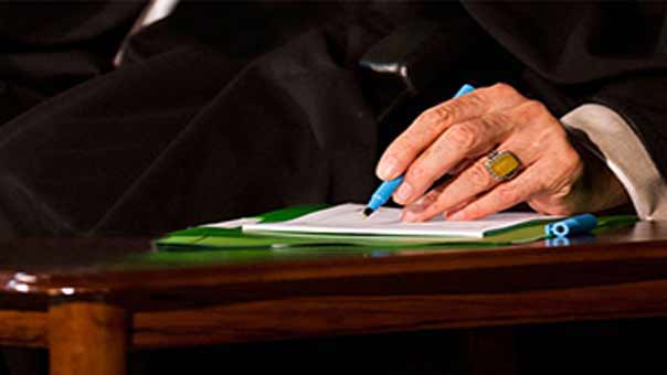 رسالة الامام الخامنئي للشباب في اوروبا وشمال اميركا 