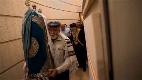 &rsquo;اسرائيل&rsquo; تسرق أرشيف يهود العراق بمساعدة أمريكية!
