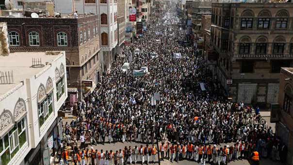 مسيرات جماهيرية حاشدة في صنعاء وعدة محافظات لاحياء ذكرى ثورة 11 فبراير