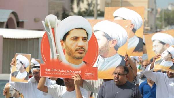 تظاهرات حاشدة عقب صلوات الجمعة في البحرين تنديدا بإعتقال الشيخ علي سلمان