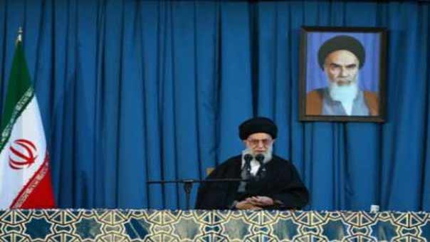 الامام الخامنئي: المفاوضات مع أميركا تتعلق فقط بالنووي الايراني ورفع العقوبات يجب أن يكون جزءاً من الاتفاق