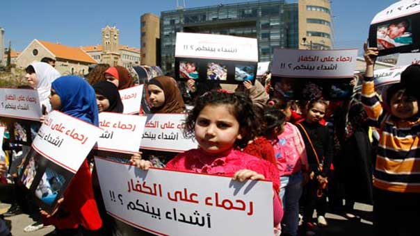 أطفال لبنان ينتصرون لأطفال اليمن إزاء العدوان السعودي الهمجي الذي يستهدفهم 