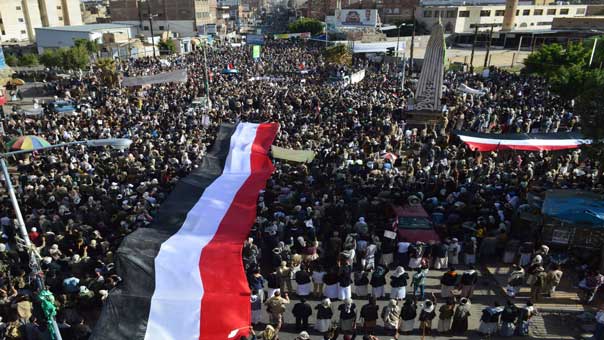 مسيرات شعبية حاشدة تندد بجرائم العدوان السعودي وبقرار مجلس الأمن الدولي