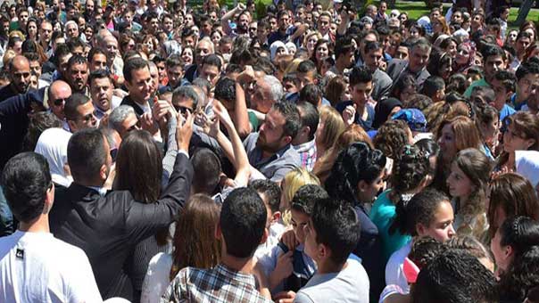 الرئيس الأسد في لقاء مع أبناء وبنات شهداء سوريا: الجيش سيصل قريبا إلى الأبطال المحاصرين في مشفى جسر الشغور