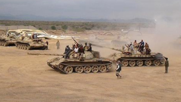 الجيش اليمني واللجان الشعبية سيطروا على موقع المعزاب العسكري ومواقع أخرى سعودية