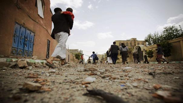 العدوان السعودي على اليمن مستمر.. والمساعدات الإنسانية الإيرانية في طريقها لميناء الحديدة