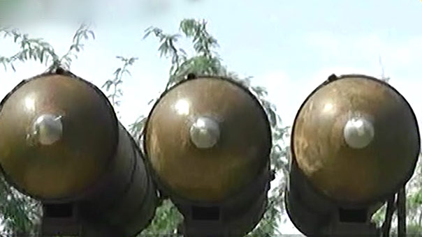 صواريخ &rsquo;زلزال&rsquo; يمنية الصنع تدك مواقع عسكرية سعودية