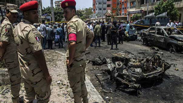 مقتل النائب العام المصري بعد تفجير استهدف موكبه بالقاهرة 