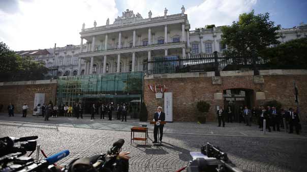 مفاوضات فيينا النووية: ظريف وكيري يتحدثان عن احراز تقدم .. وأمانو يزور طهران
