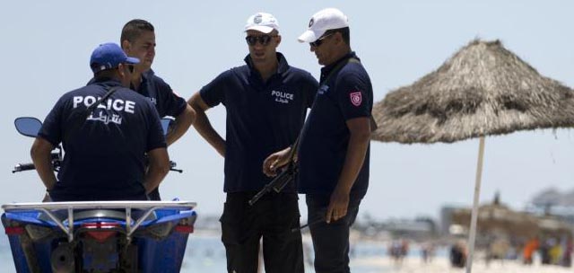 تونس تنشر 1377 شرطياً سياحياً مسلحاً