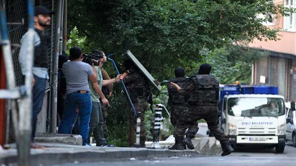 تركيا تتنبّه متأخرة للخطر &rsquo;الداعشي&rsquo;.. وطائراتها تقصف أهدافاً للارهابيين في سوريا