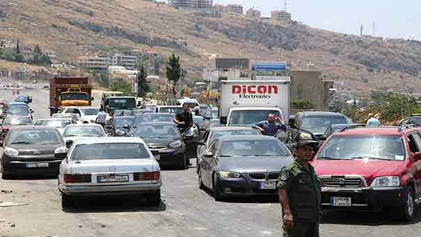 بالصور: فتح طريق الجية بالاتجاهين بعد تجاوب الأهالي مع بيان المشنوق