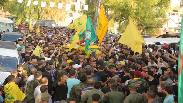 تشييع مهيب للشهيد علي مصطفى منانا في بلدته الصرفند