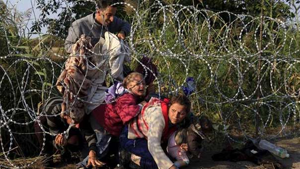 أوروبا تواجه تحديات ملف اللاجئين: سيل لا توقفه الجدران العازلة