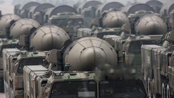 رسائل صينية لأميركا: عروض عسكرية ضخمة وصواريخ بالستية