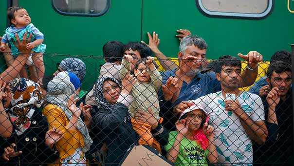 أوروبا منشغلة بأزمة المهاجرين إليها بعد مأساة الطفل السوري إيلان الكردي