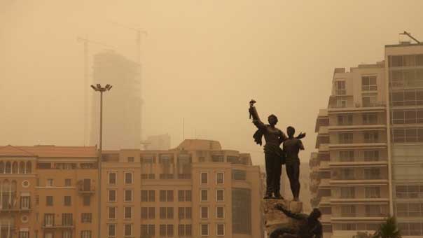 العاصفة الرملية تستمر الجمعة.. وتبدأ بالانحسار تدريجياً السبت المقبل