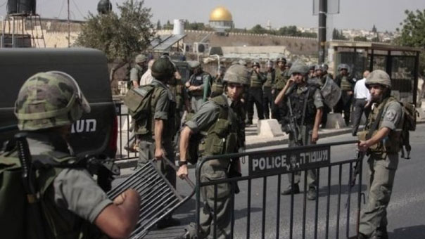 الاحتلال ينشر عناصره في القدس المحتلة واندلاع مواجهات مع المصلين في البلدة القديمة